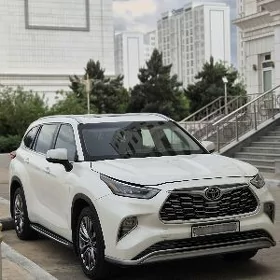 Toyota Highlander 2021