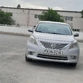 Nissan Versa 2012