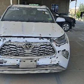 Toyota Highlander 2022