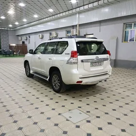 Toyota Land Cruiser Prado 2013