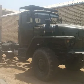 Ural 4320 1982