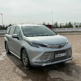 Toyota Sienna 2022