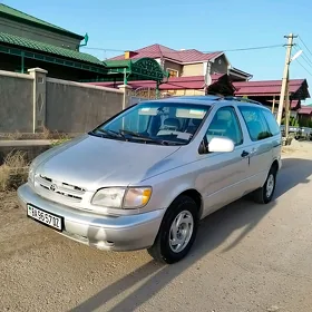 Toyota Sienna 1999