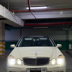 Mercedes-Benz E350 2006