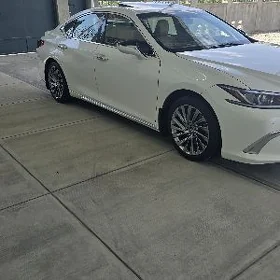 Lexus ES 350 2019