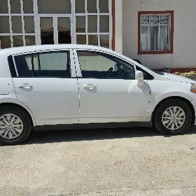 Nissan Versa 2010