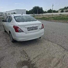 Nissan Versa 2013