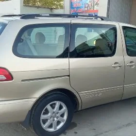 Toyota Sienna 2002