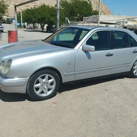 Mercedes-Benz E320 1996