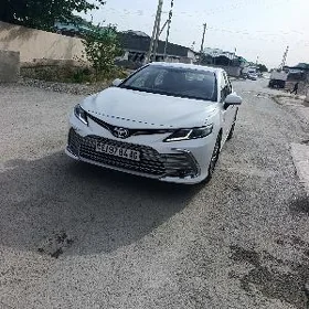 Toyota Camry 2021