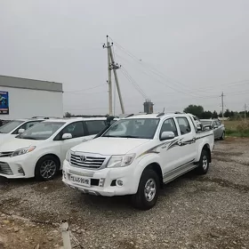 Toyota Hilux 2015