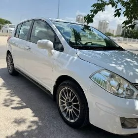 Nissan Versa 2012