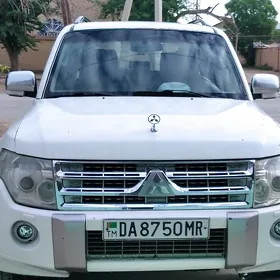 Mitsubishi Pajero 2010