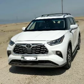 Toyota Highlander 2021