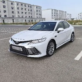 Toyota Camry 2020
