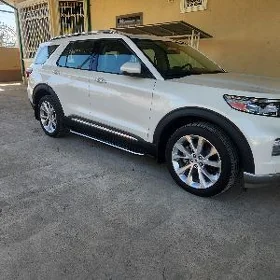 Ford Explorer 2024