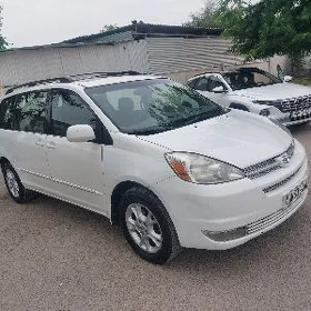 Toyota Sienna 2004