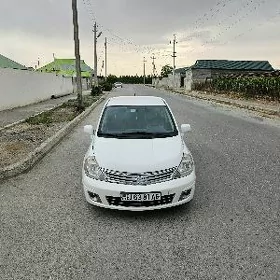 Nissan Versa 2010