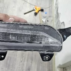 Geneziz G70 yzky zadniy fara