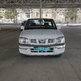 Nissan Navara 2012