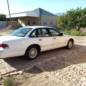 Ford LTD Crown Victoria 1995