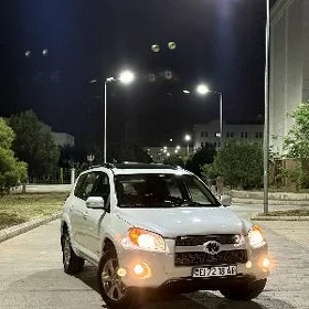 Toyota RAV4 2010