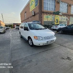 Toyota Sienna 2001