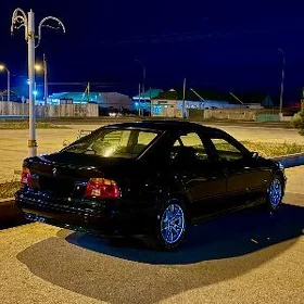 BMW E39 2000