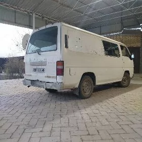 Nissan Urvan 1996
