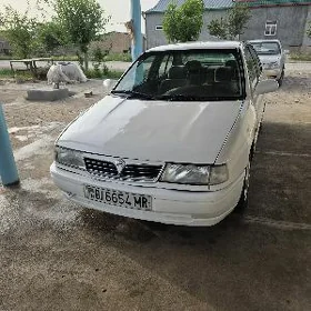 Nissan Primera 1993