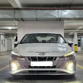 Hyundai Elantra 2022