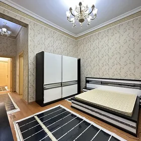 4 ком Чехова 12/2 этаж 190 кв.