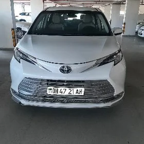Toyota Sienna 2021