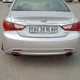 Hyundai Sonata 2011