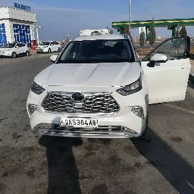 Toyota Highlander 2020