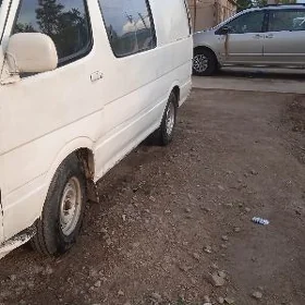 Toyota Hiace 1998