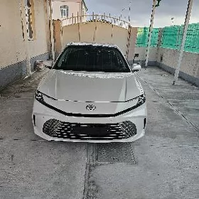 Toyota Camry 2025
