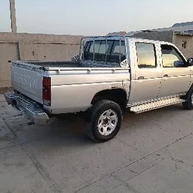 Nissan Navara 1992
