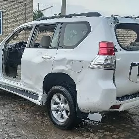 Toyota Land Cruiser Prado 2011