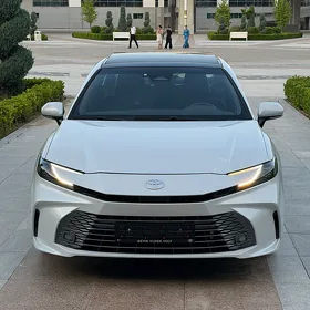 Toyota Camry 2025
