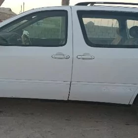 Toyota Sienna 2002