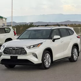 Toyota Highlander 2021