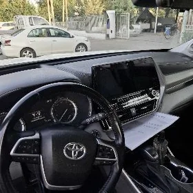 Toyota Highlander 2022