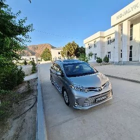 Toyota Sienna 2016