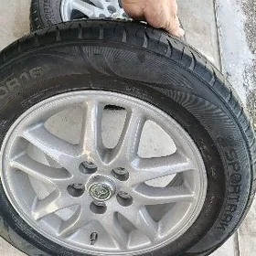 215 60 16 sportrak