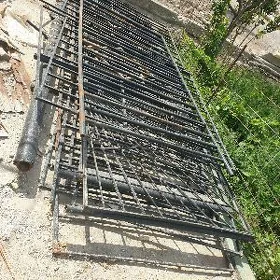 Demir reşotka waratasy bilen
