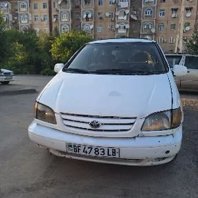 Toyota Sienna 2002