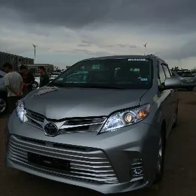 Toyota Sienna 2020