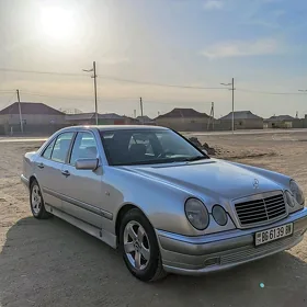 Mercedes-Benz E320 1996