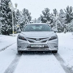 Toyota Camry 2021
